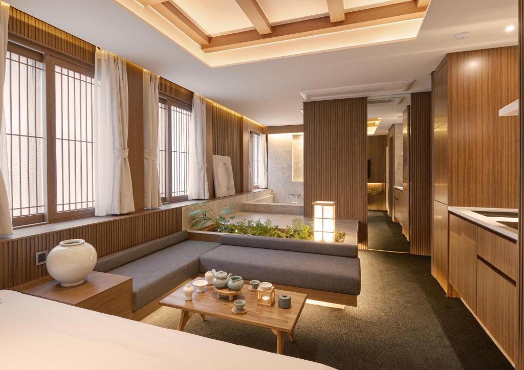 fc9db85463109dd90153f176c8a7b920